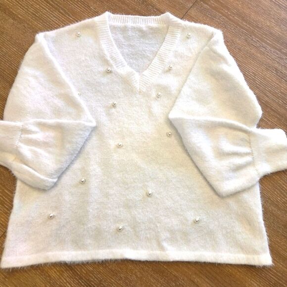 Soft V-Neck Pearl Women's Sweater Ivory Embellished Holiday Plus XL Unbranded - Picture 1 of 7